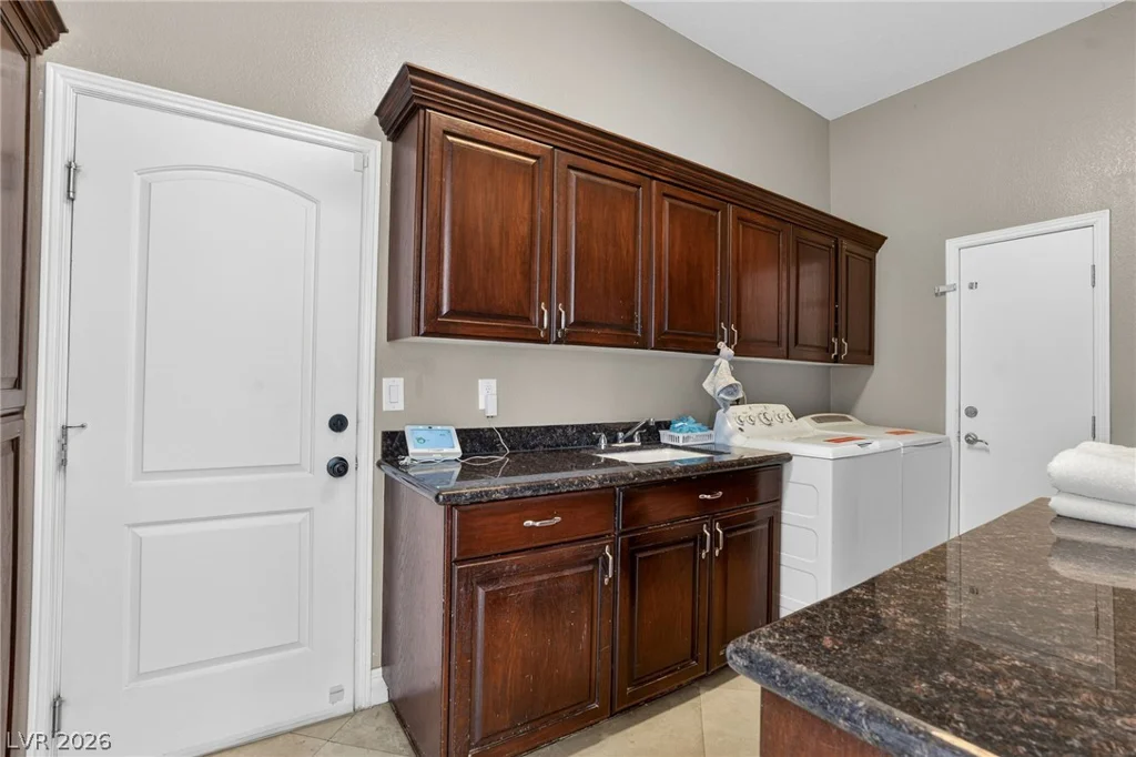 7440 Eldora, Las Vegas, NV 89117