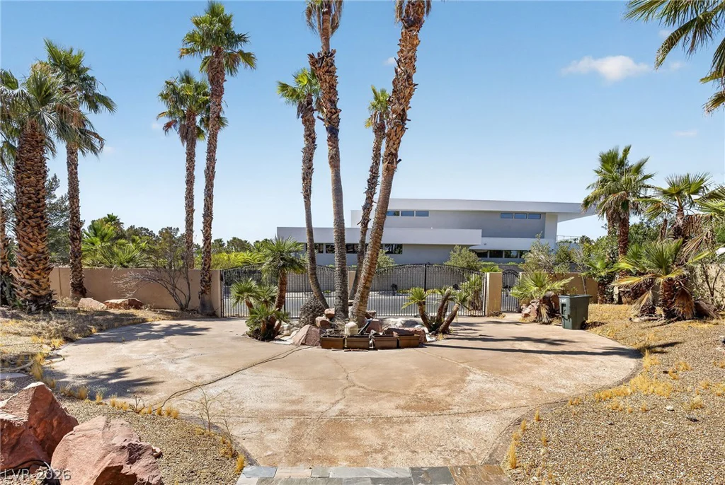 7440 Eldora, Las Vegas, NV 89117