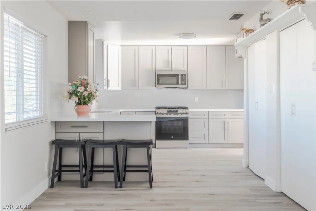 801 Sanford, Las Vegas, NV 89107