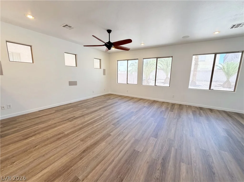 1812 John Bevy, North Las Vegas, NV 89086