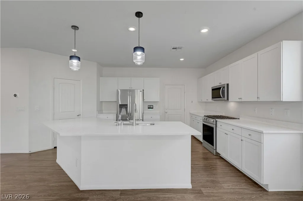 10284 Bronco, Las Vegas, NV 89141