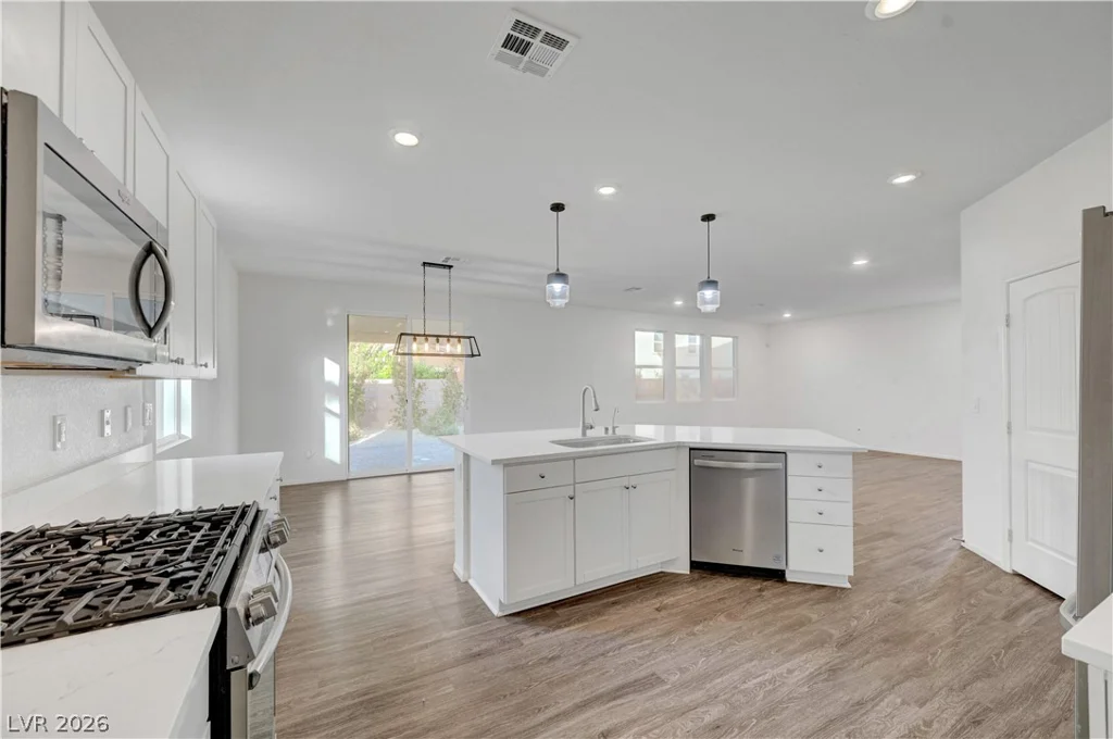 10284 Bronco, Las Vegas, NV 89141