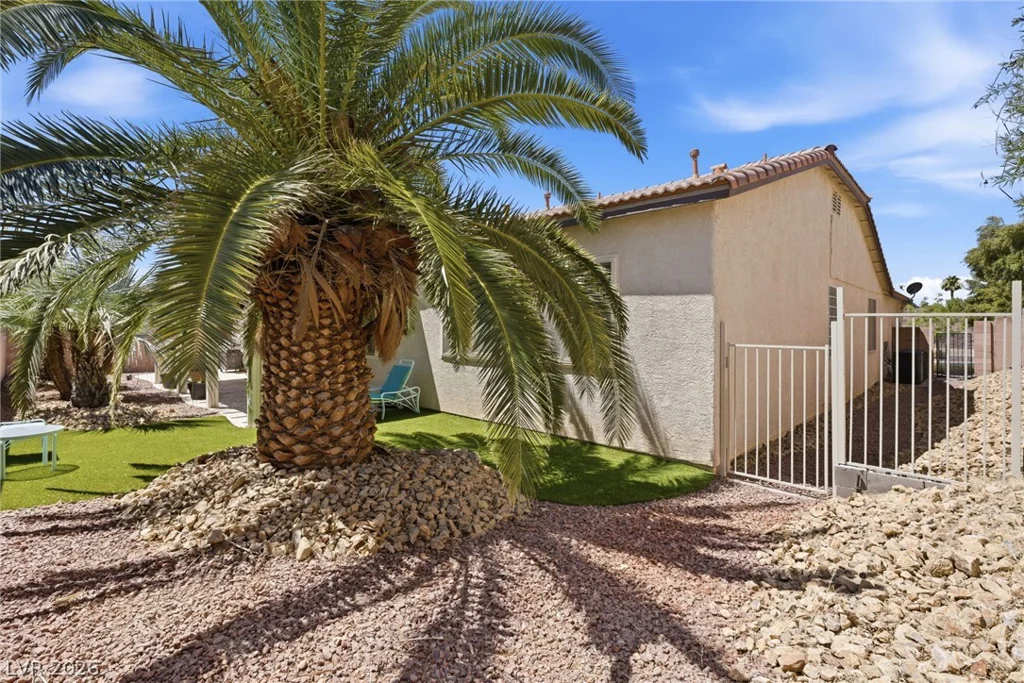 6524 Black Oaks, North Las Vegas, NV 89084