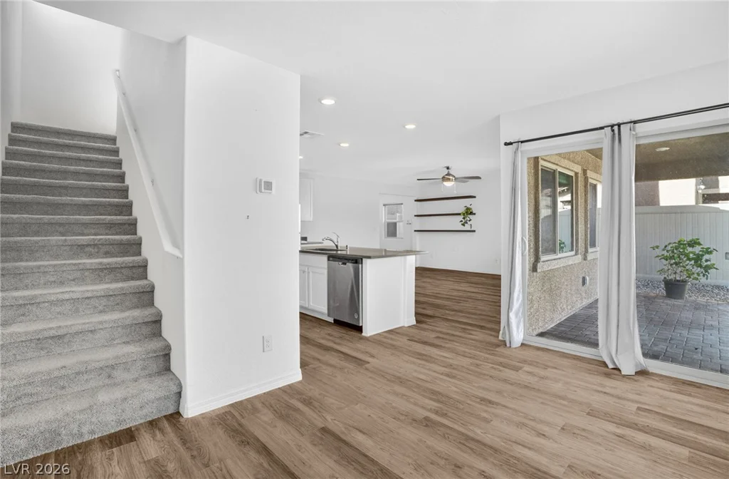 1586 Gold Sunset, North Las Vegas, NV 89032