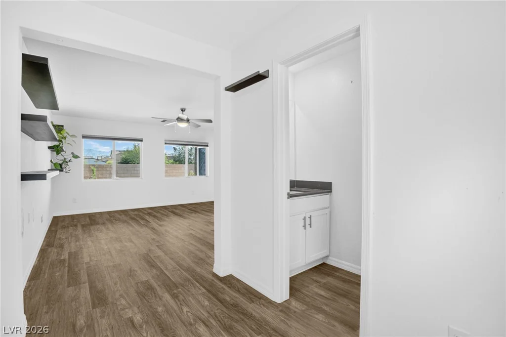 1586 Gold Sunset, North Las Vegas, NV 89032