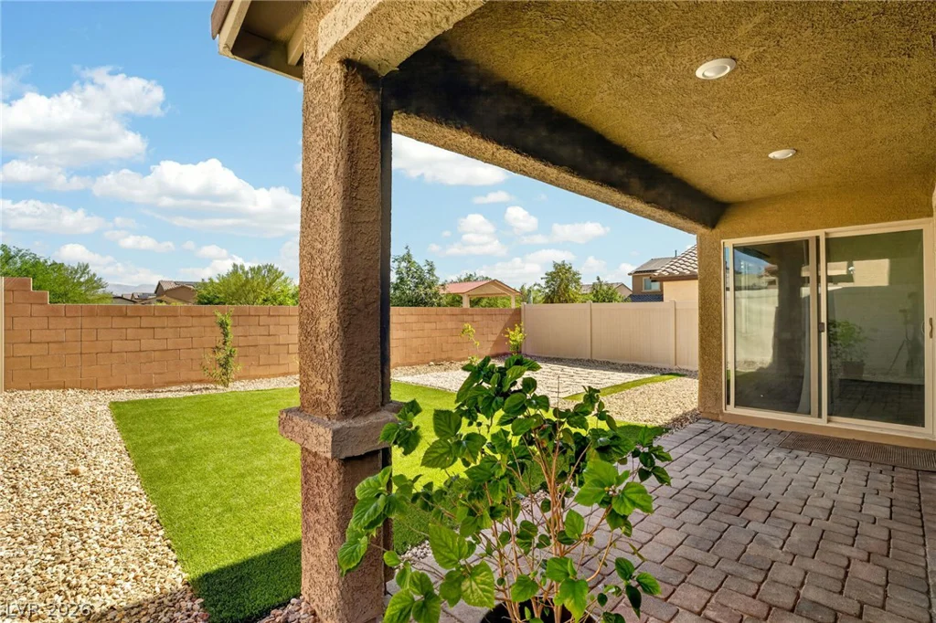 1586 Gold Sunset, North Las Vegas, NV 89032
