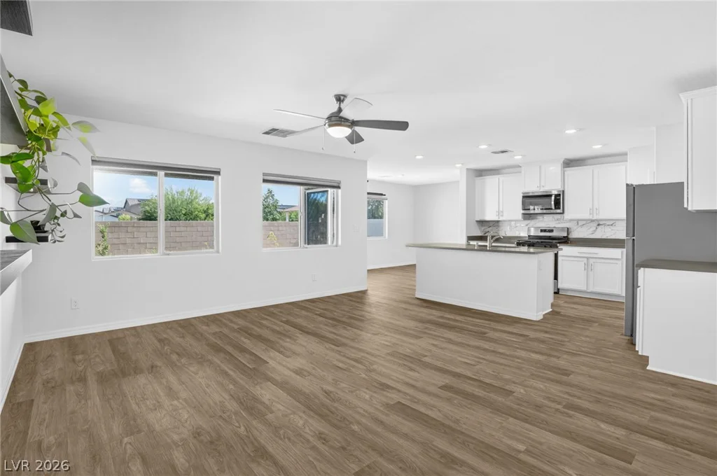 1586 Gold Sunset, North Las Vegas, NV 89032