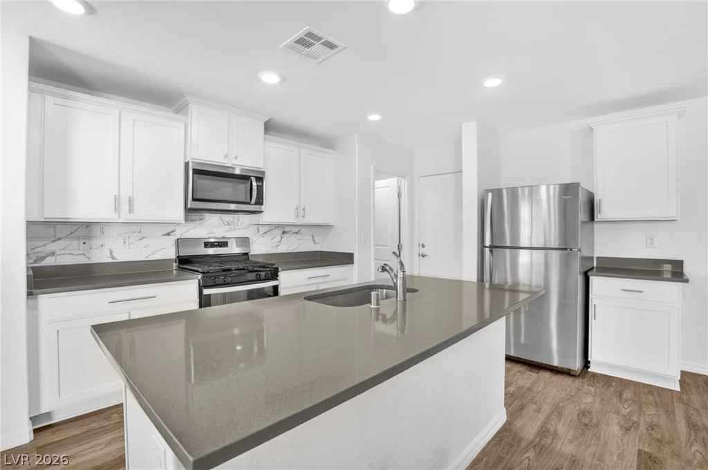 1586 Gold Sunset, North Las Vegas, NV 89032
