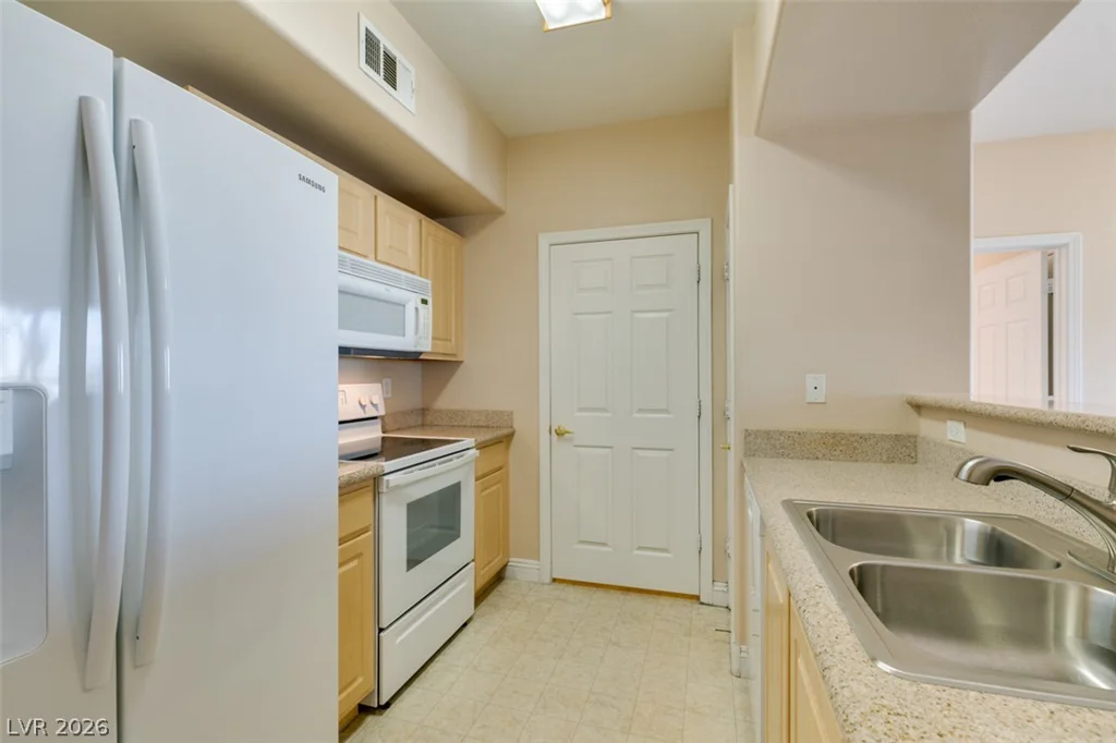 8000 Badura, Las Vegas, NV 89113