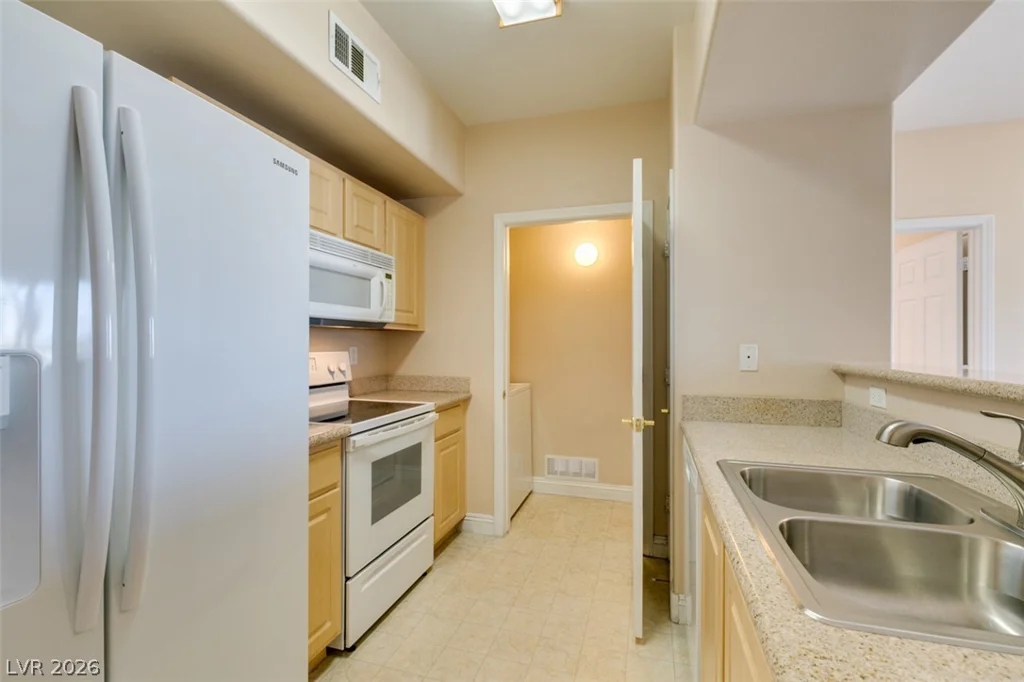 8000 Badura, Las Vegas, NV 89113
