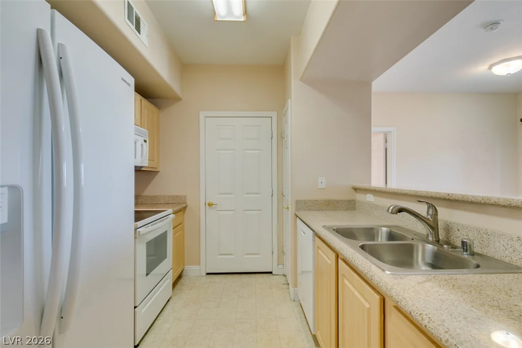 8000 Badura, Las Vegas, NV 89113