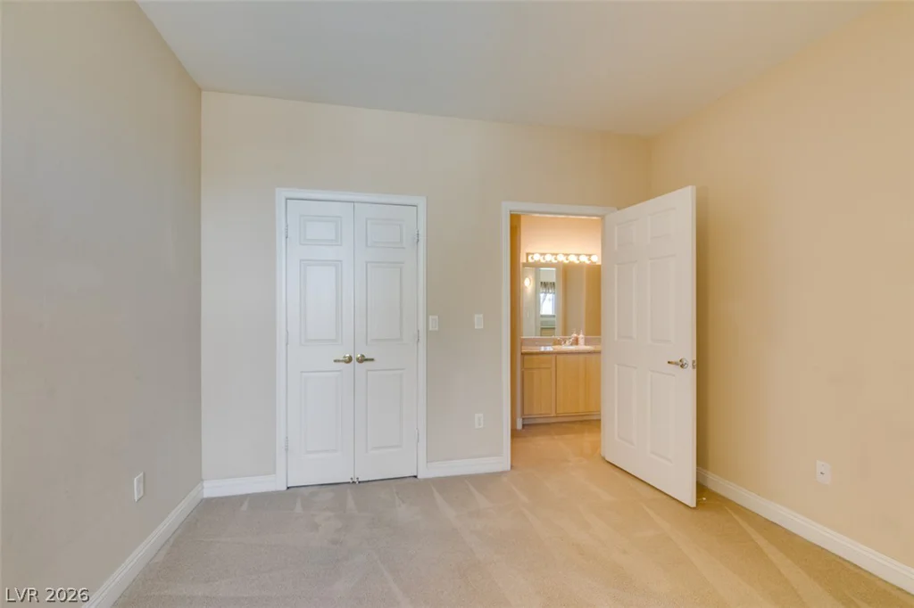 8000 Badura, Las Vegas, NV 89113