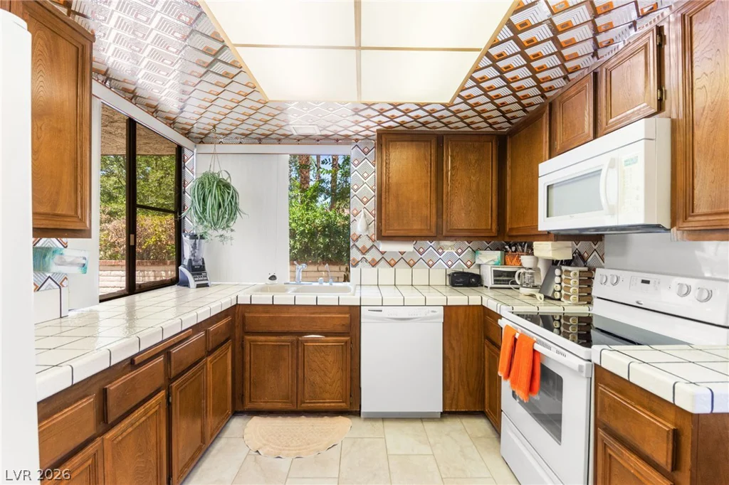 2650 San Lago, Las Vegas, NV 89121