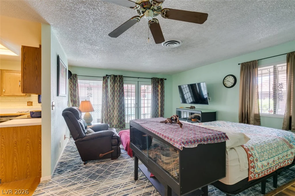 2556 Paradise Village, Las Vegas, NV 89120