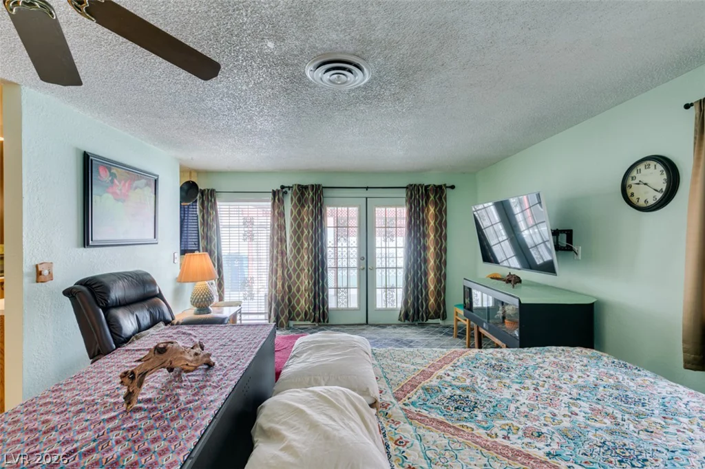 2556 Paradise Village, Las Vegas, NV 89120