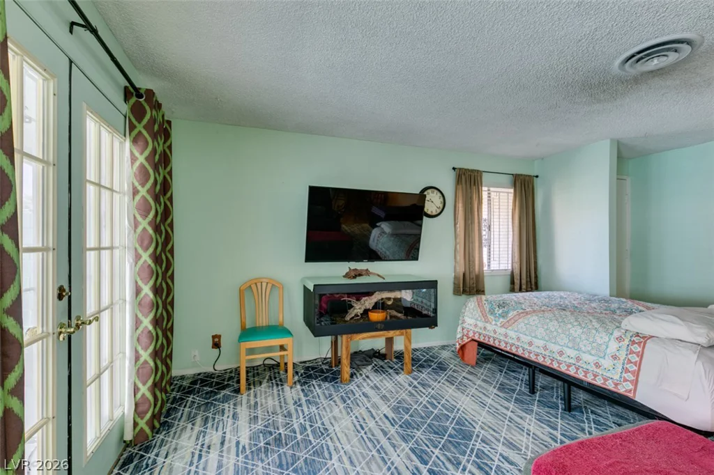 2556 Paradise Village, Las Vegas, NV 89120