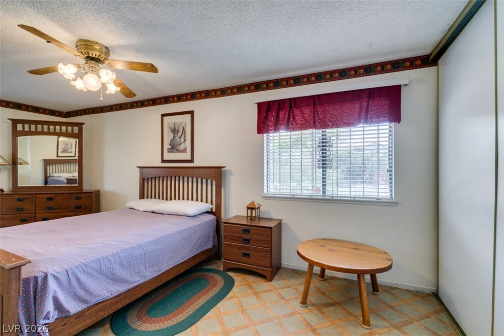 2556 Paradise Village, Las Vegas, NV 89120