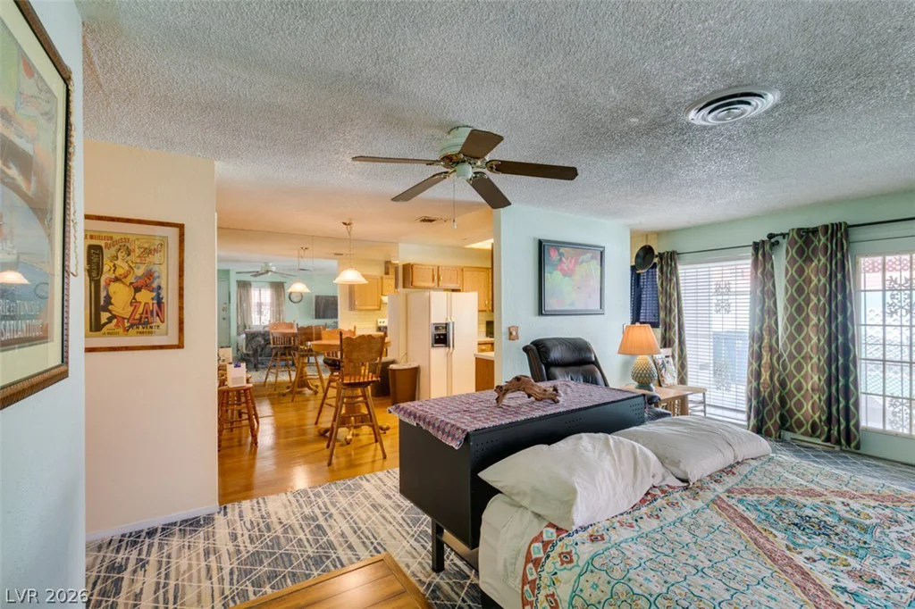 2556 Paradise Village, Las Vegas, NV 89120