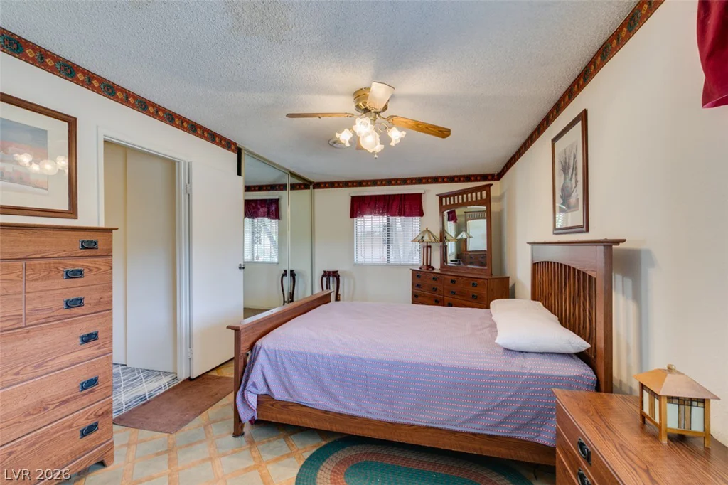 2556 Paradise Village, Las Vegas, NV 89120