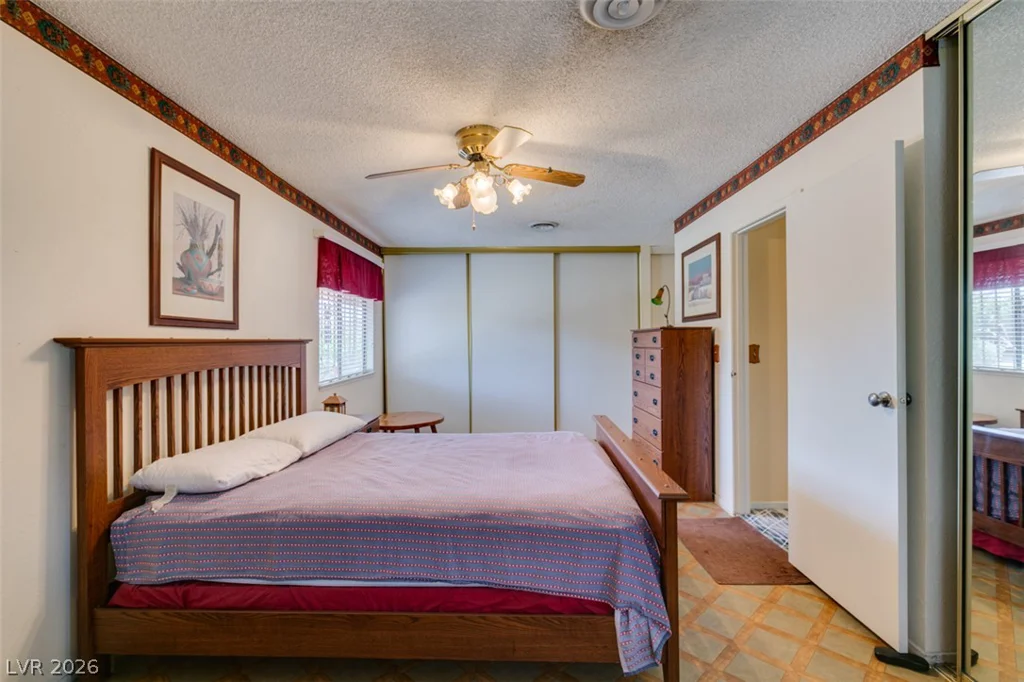 2556 Paradise Village, Las Vegas, NV 89120
