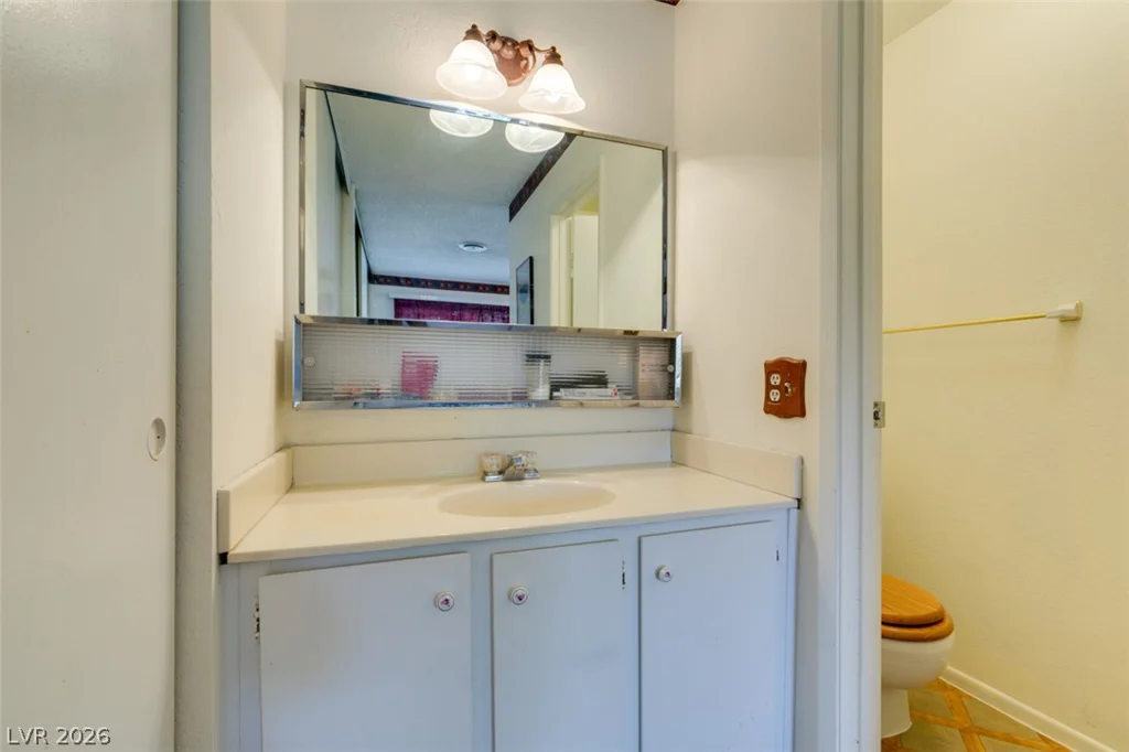 2556 Paradise Village, Las Vegas, NV 89120