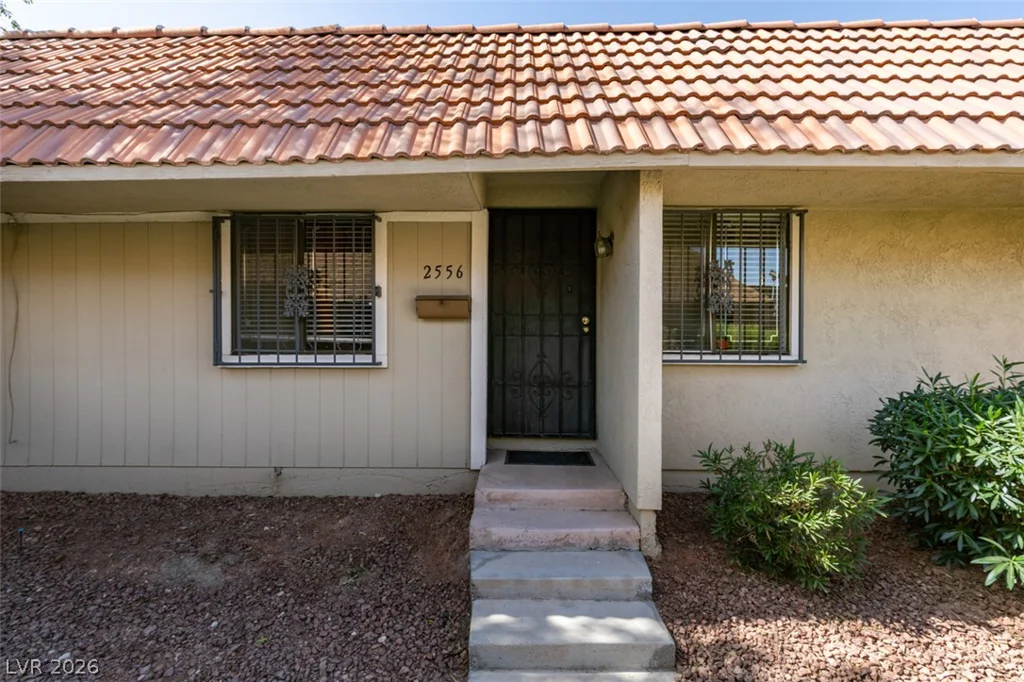 2556 Paradise Village, Las Vegas, NV 89120