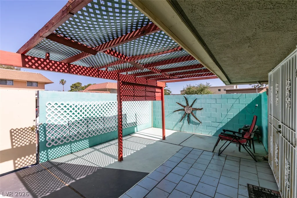 2556 Paradise Village, Las Vegas, NV 89120