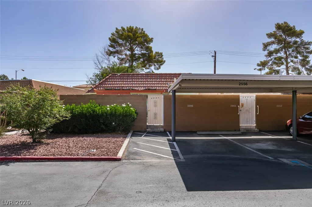 2556 Paradise Village, Las Vegas, NV 89120