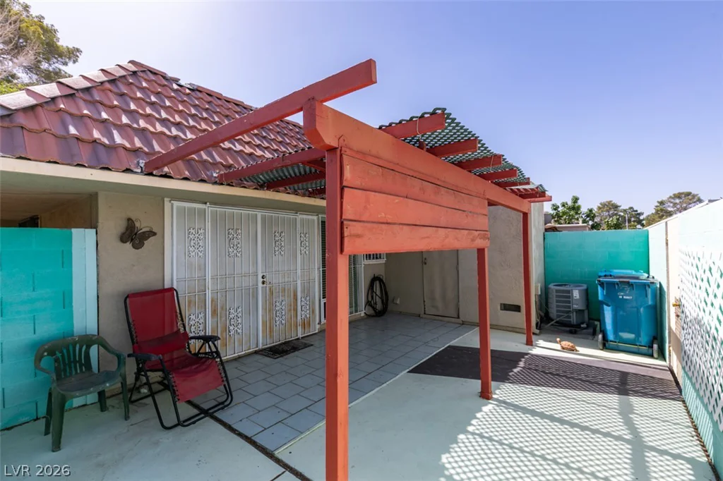 2556 Paradise Village, Las Vegas, NV 89120