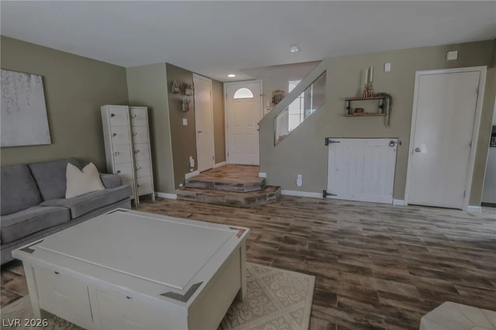 10190 Pennyroyal, Las Vegas, NV 89183