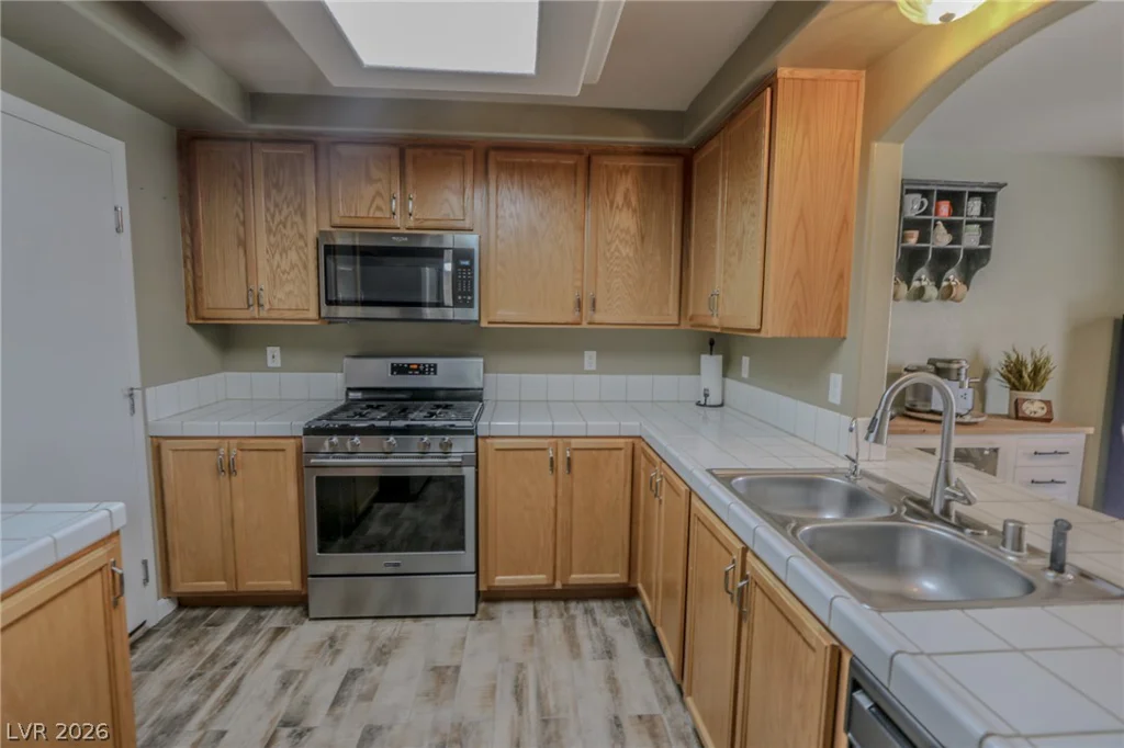 10190 Pennyroyal, Las Vegas, NV 89183