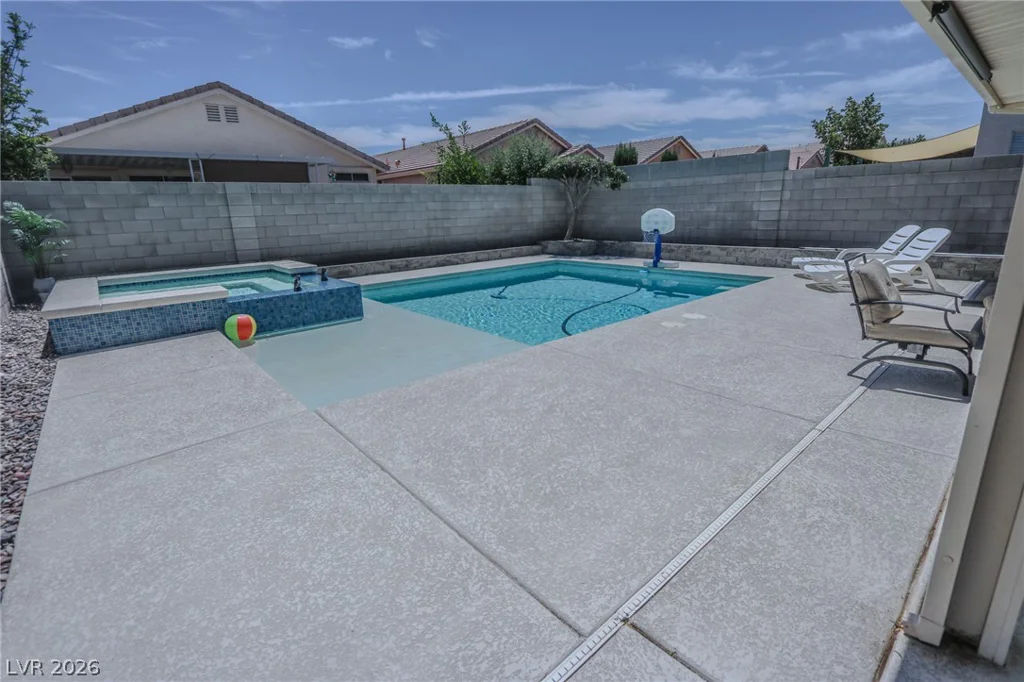 10190 Pennyroyal, Las Vegas, NV 89183
