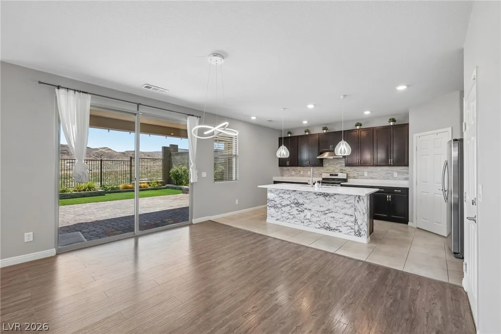 12365 Valley Chase, Las Vegas, NV 89138