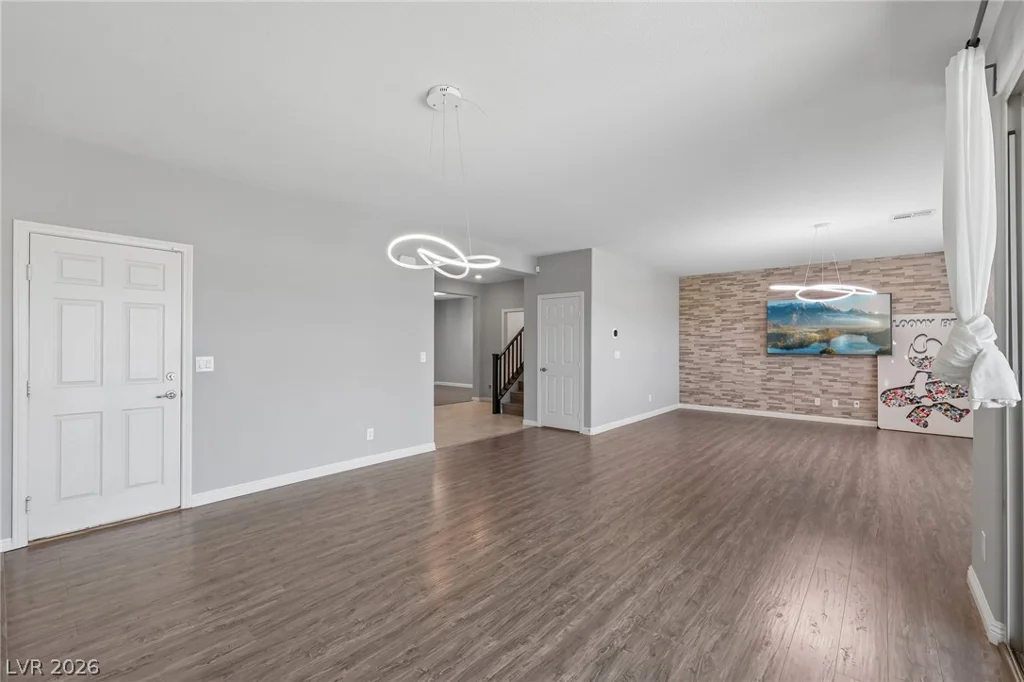 12365 Valley Chase, Las Vegas, NV 89138