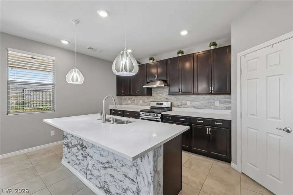 12365 Valley Chase, Las Vegas, NV 89138