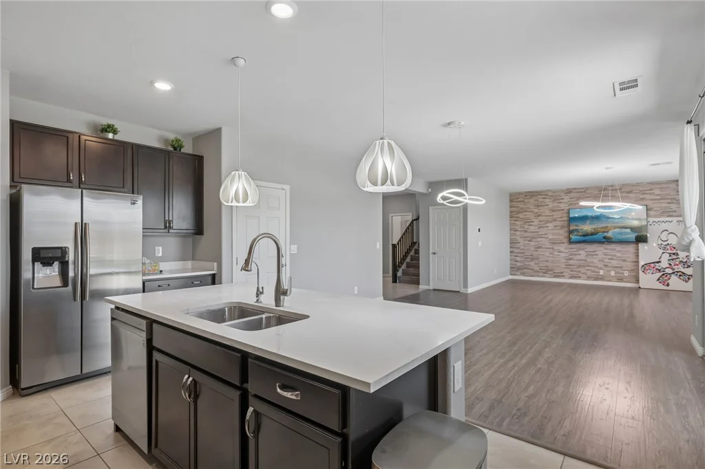 12365 Valley Chase, Las Vegas, NV 89138
