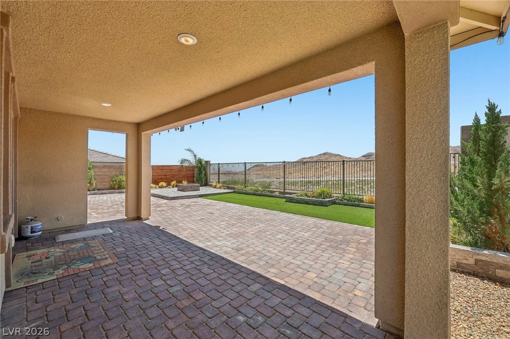 12365 Valley Chase, Las Vegas, NV 89138