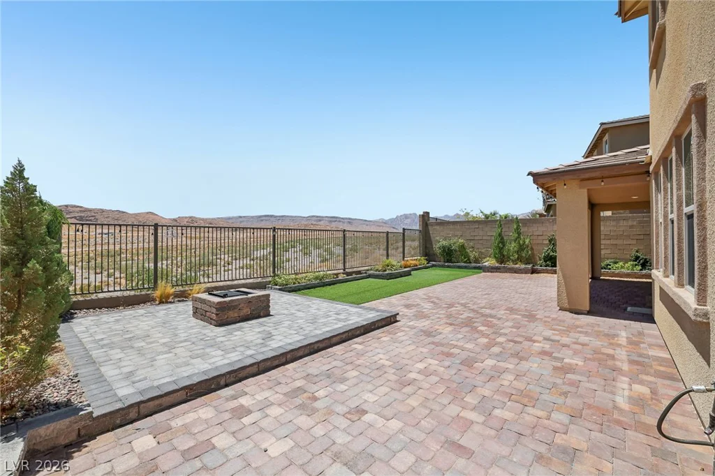 12365 Valley Chase, Las Vegas, NV 89138