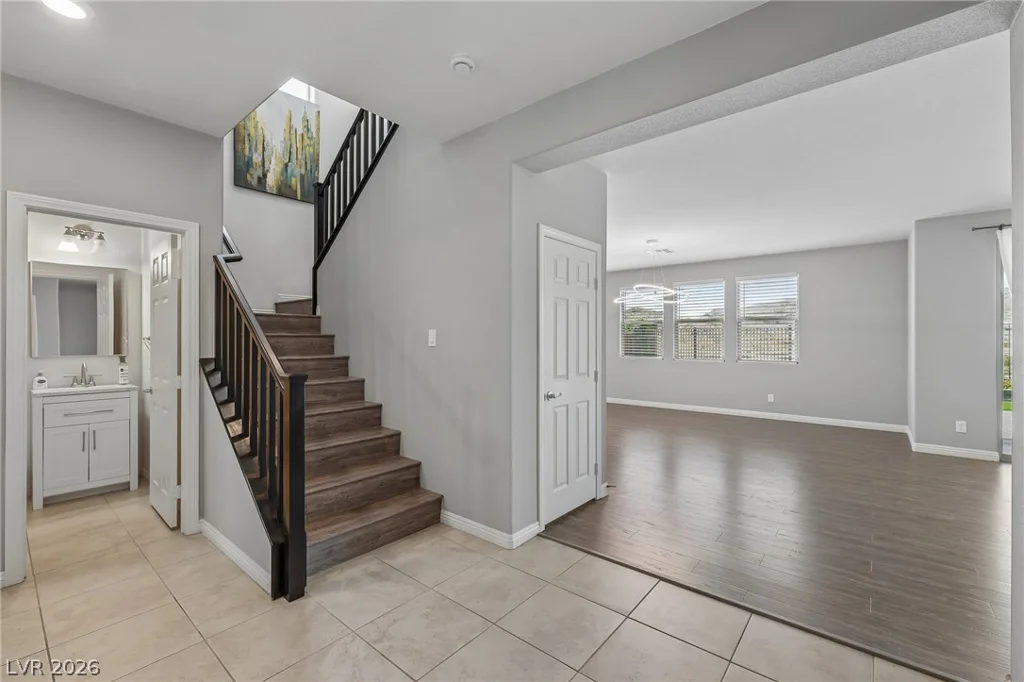 12365 Valley Chase, Las Vegas, NV 89138