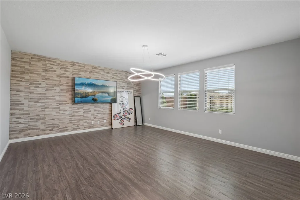 12365 Valley Chase, Las Vegas, NV 89138
