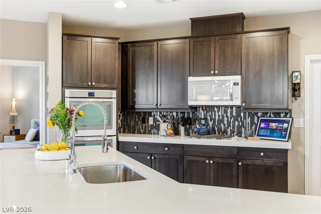12225 Los Mares, Las Vegas, NV 89138