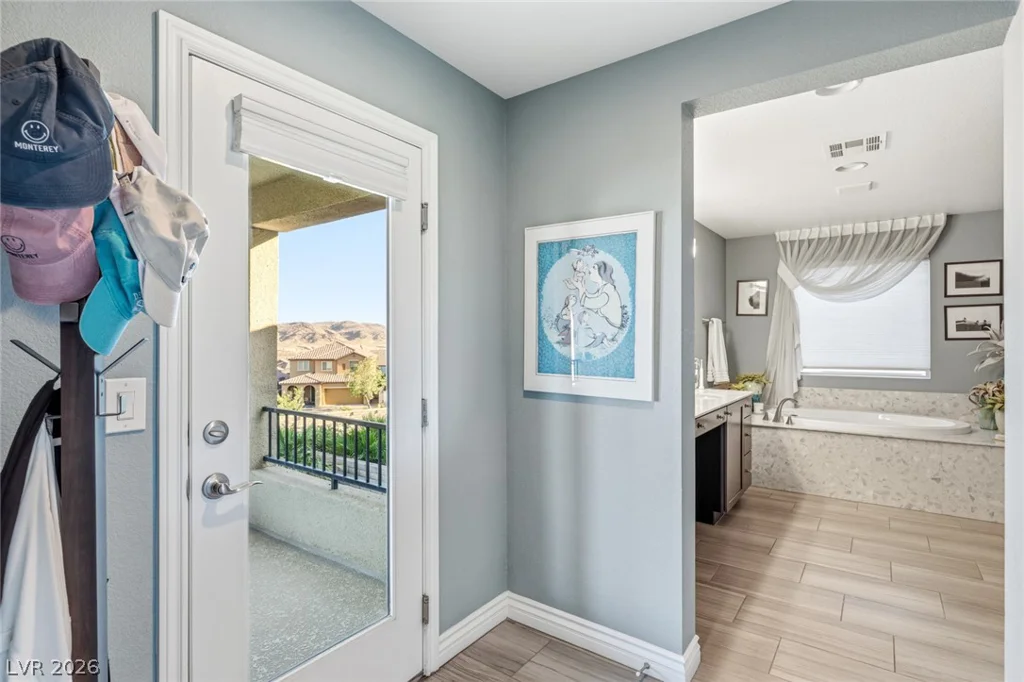 12225 Los Mares, Las Vegas, NV 89138