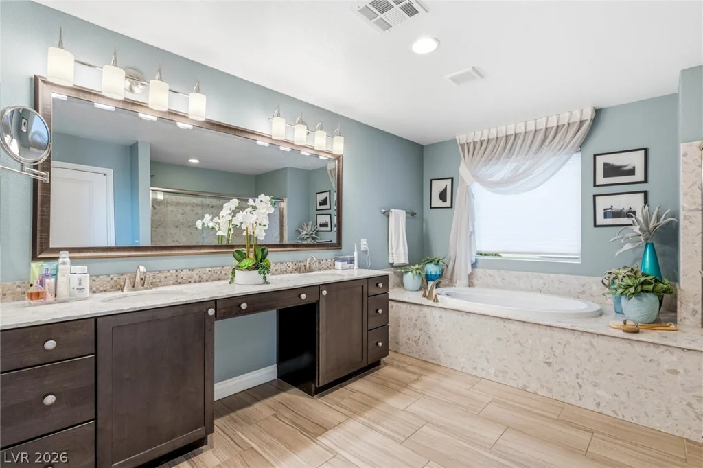 12225 Los Mares, Las Vegas, NV 89138