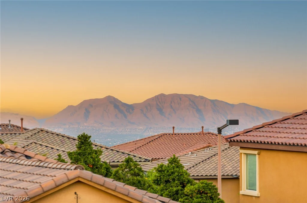 12225 Los Mares, Las Vegas, NV 89138