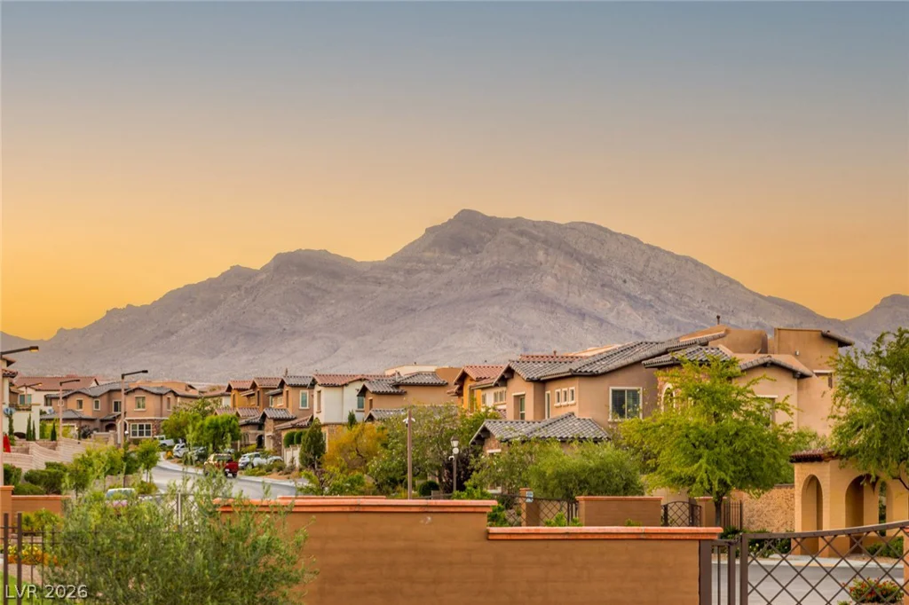 12225 Los Mares, Las Vegas, NV 89138