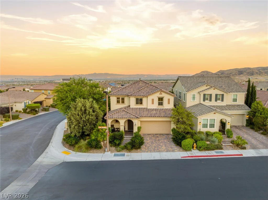 12225 Los Mares, Las Vegas, NV 89138
