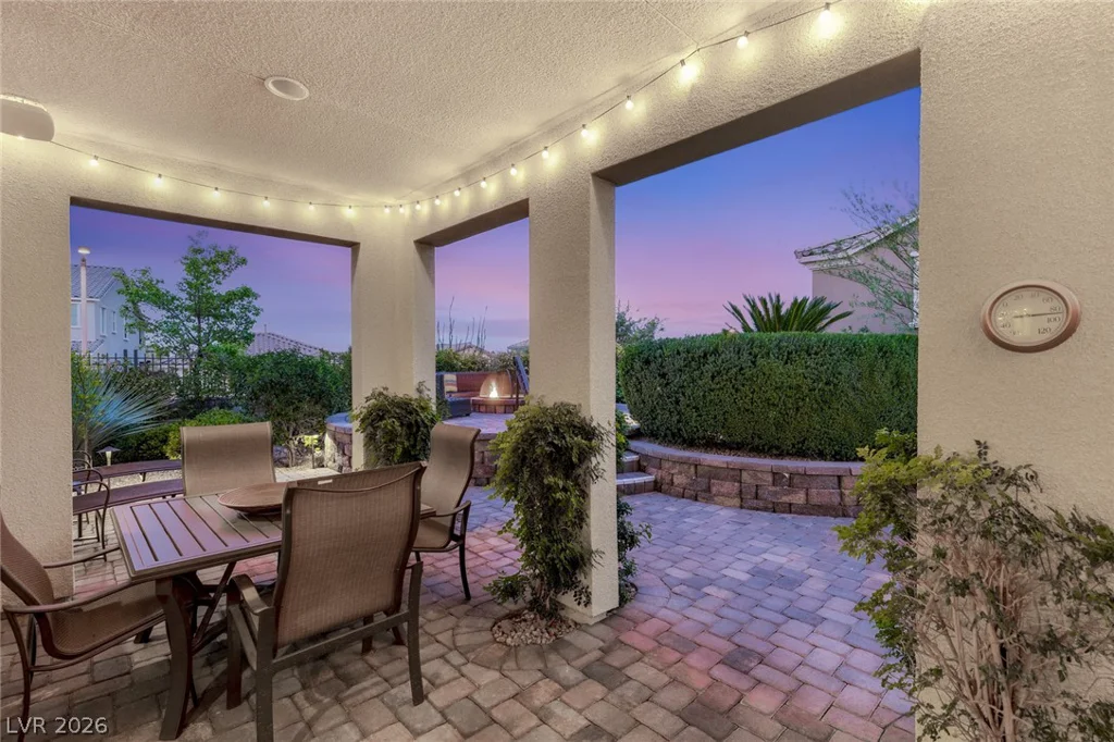 12225 Los Mares, Las Vegas, NV 89138