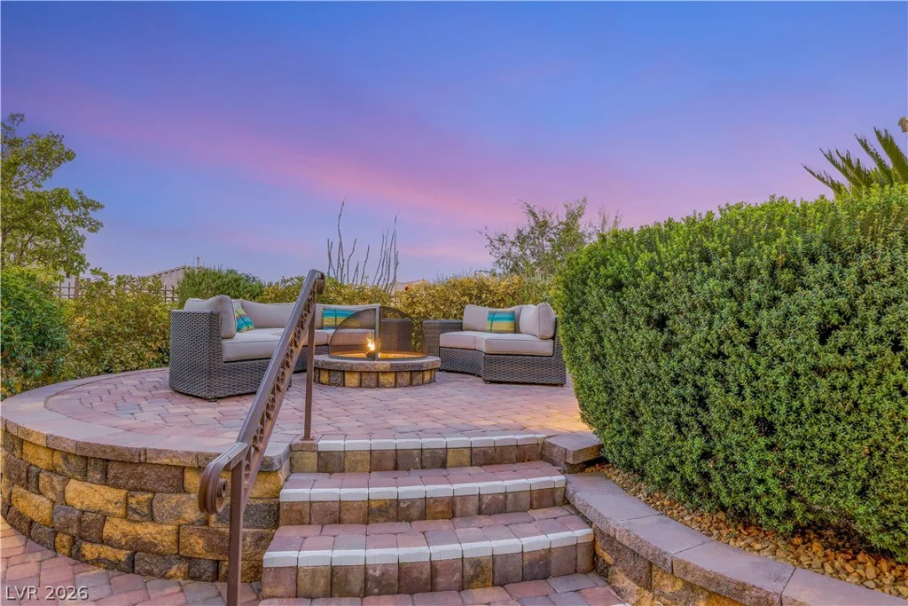 12225 Los Mares, Las Vegas, NV 89138