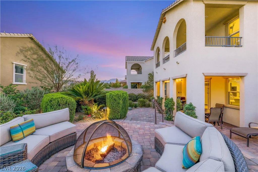 12225 Los Mares, Las Vegas, NV 89138