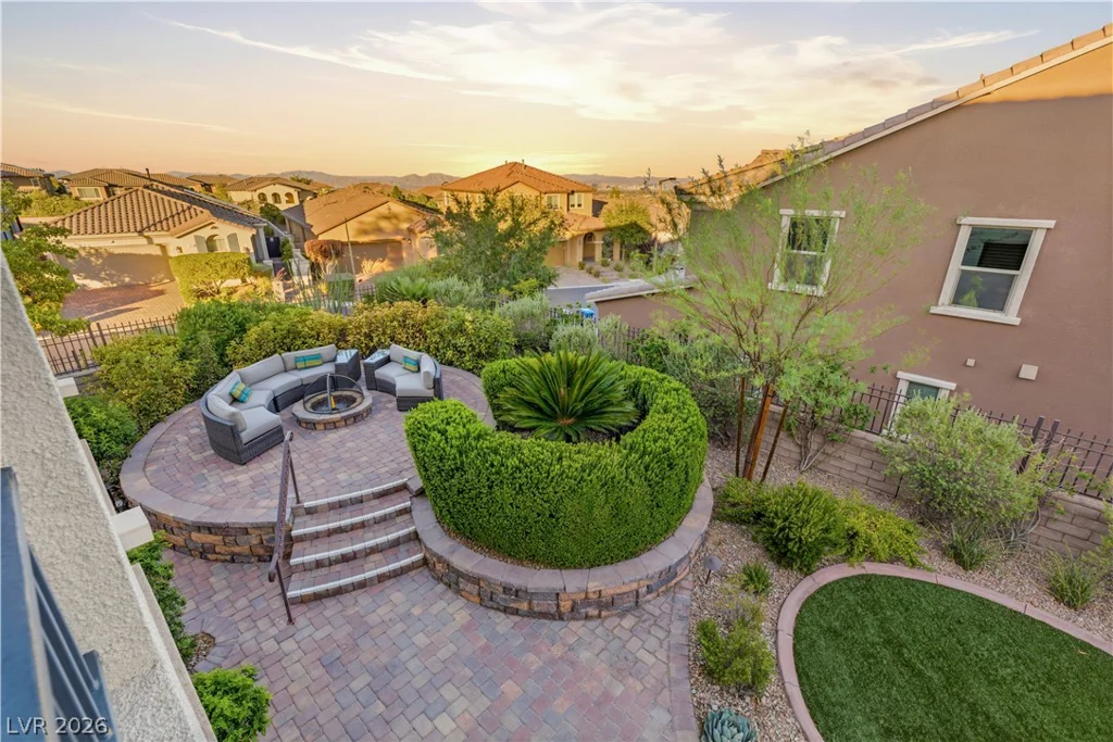 12225 Los Mares, Las Vegas, NV 89138